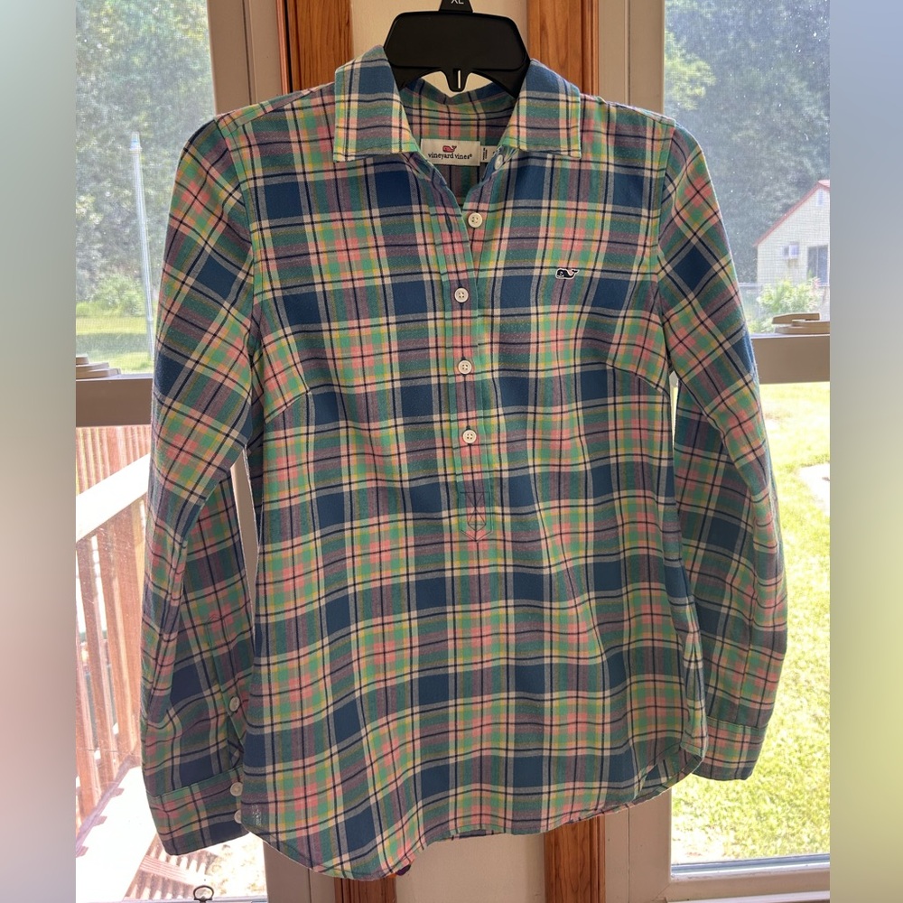 Vineyard Vines blue, pink, green plaid flannel half button blouse, women’s sz 2